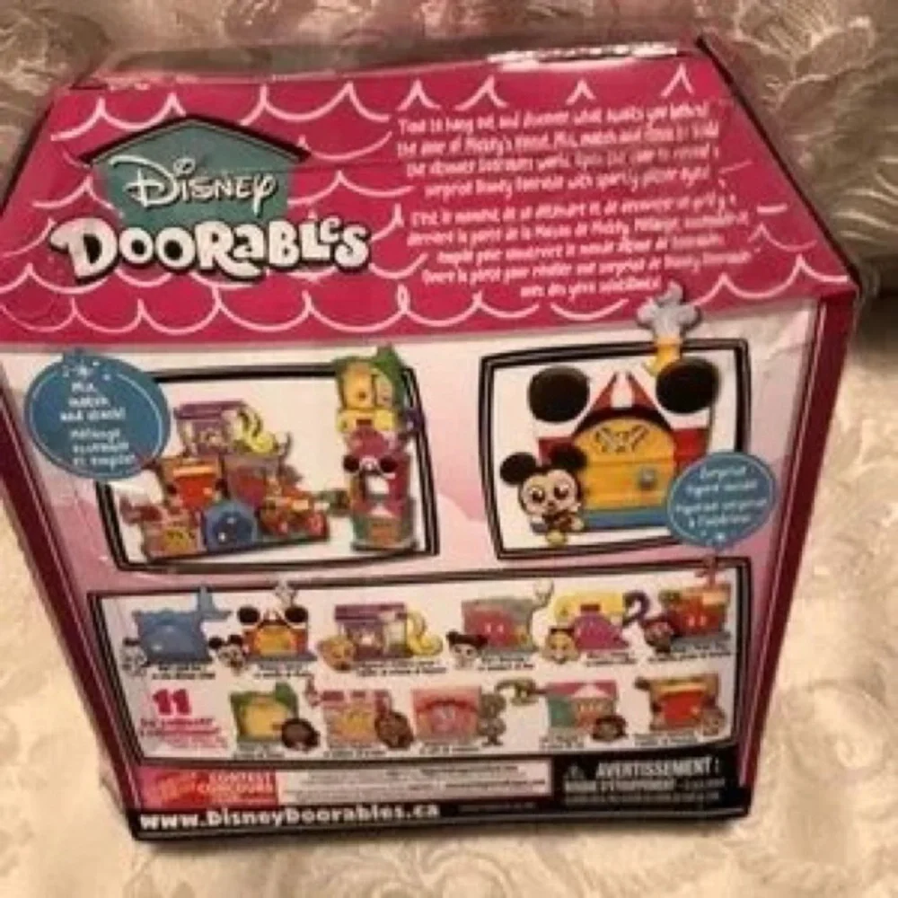 Disney Doorables Playset in Pink, Yellow and Blue